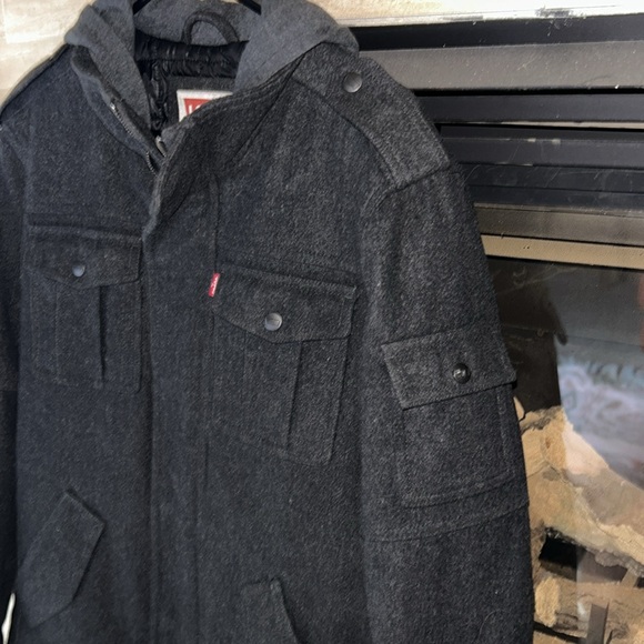 Levi’s size medium men’s wool Peacoat. - Picture 4 of 5